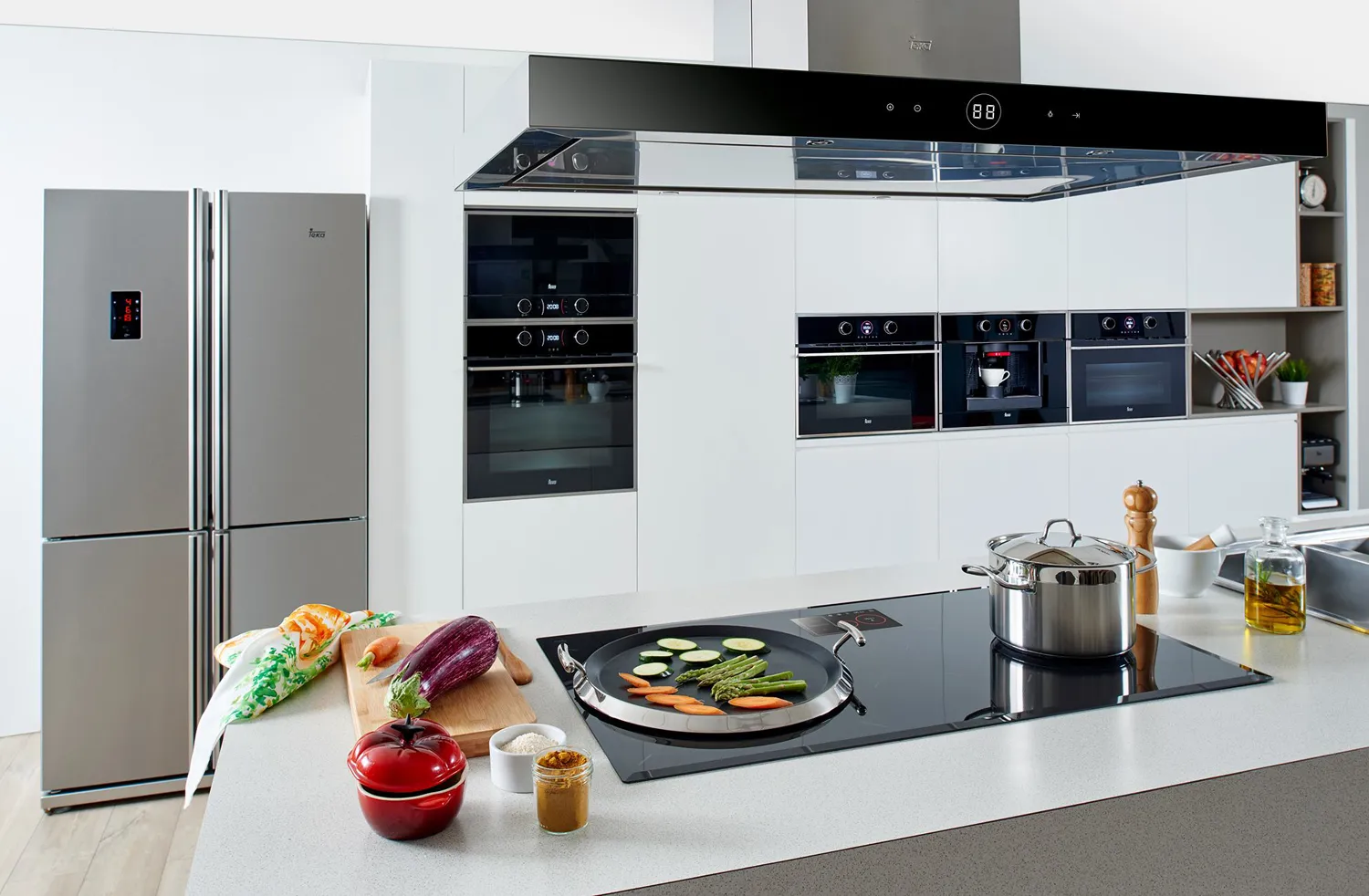 מכונת קפה טחון וקפסולות אינטגרלית Teka´s WISH דגם CLC 835 MC תצוגה/עודפים